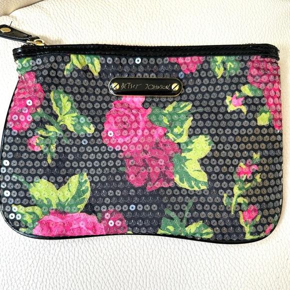 Betsy Johnson NWOT Betsyville Floral Rose 🌹 Small purse / Bag / Makeup - Picture 1 of 8